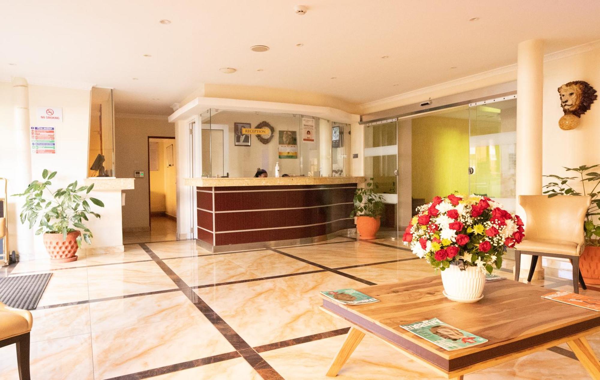 West Lerruat Hotel Nairobi Exterior photo